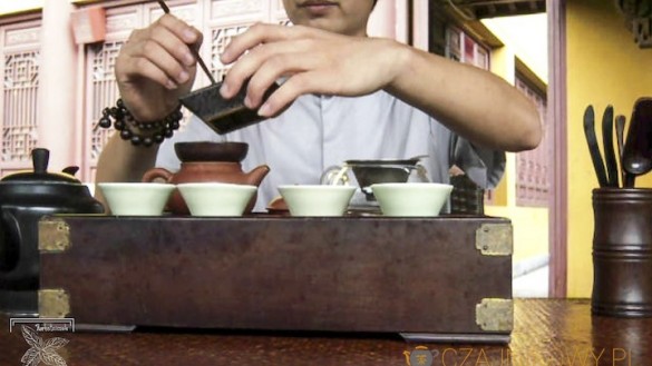 Gongfu cha: Nasypanie herbaty