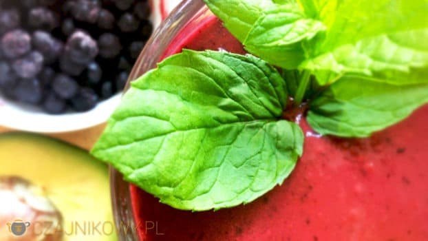 Smoothie Detox, oczyszczające jagodowe smoothie z zieloną herbatą (Blueberry Teatox Smoothie)