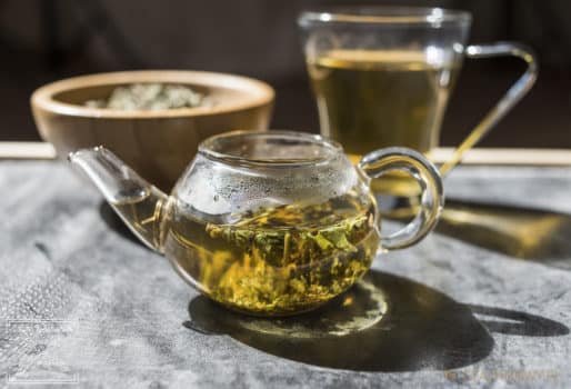 Najlepsza herbata na przeziębienie. Herbata z liści maliny na grypę: napar malinowy