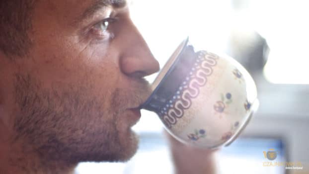 Dlaczego warto pić herbatę? 13 powodów