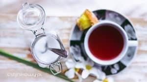 Herbata bezkofeinowa. Herbata bez teiny. Dekofeinizacja herbaty - jak to się robi?